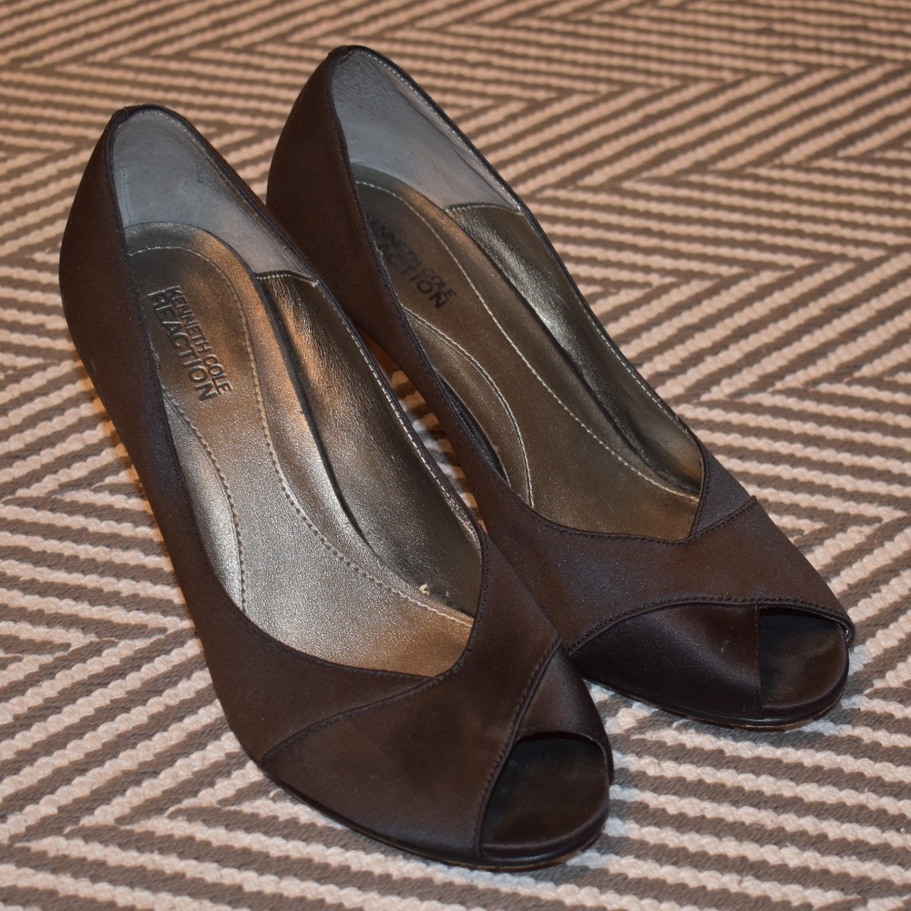 Kenneth Cole Peep-Toe Pumps